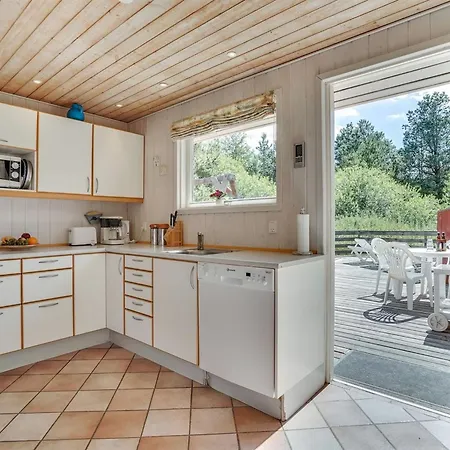 Holiday home Reidar - 1km From The Sea By Interhome