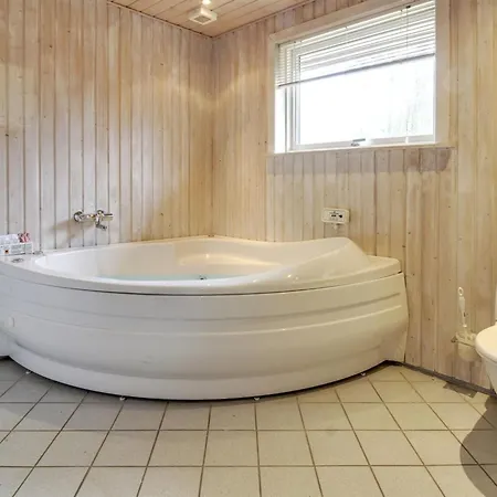 Holiday home Reidar - 1km From The Sea By Interhome