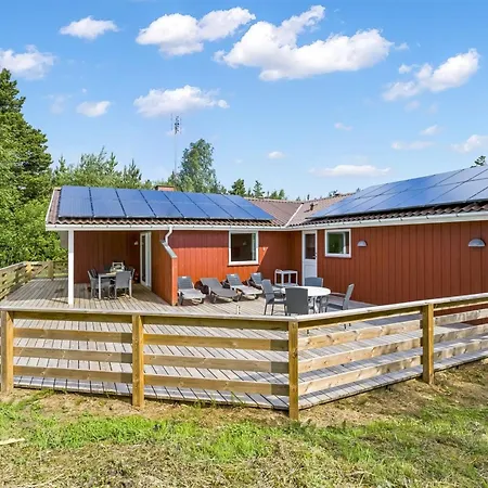 Reidar - 1km From The Sea By Interhome *